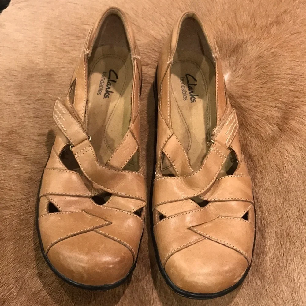 Clark’s Bendables Tan Leather Shoe Size 7.5N